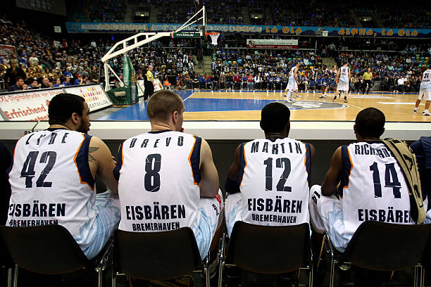 扎加杜乌龙 扎加杜乌龙